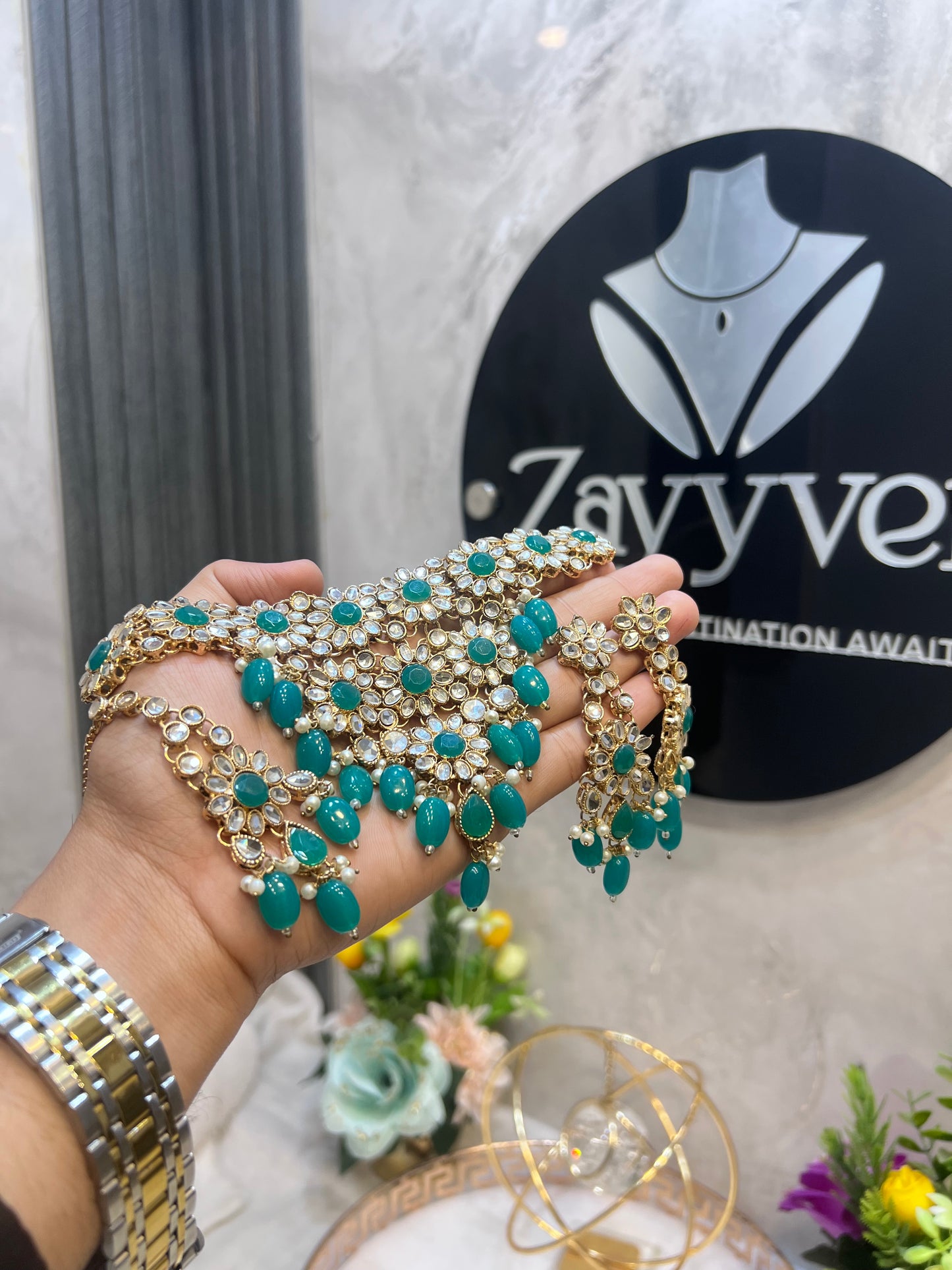Kundan Choker