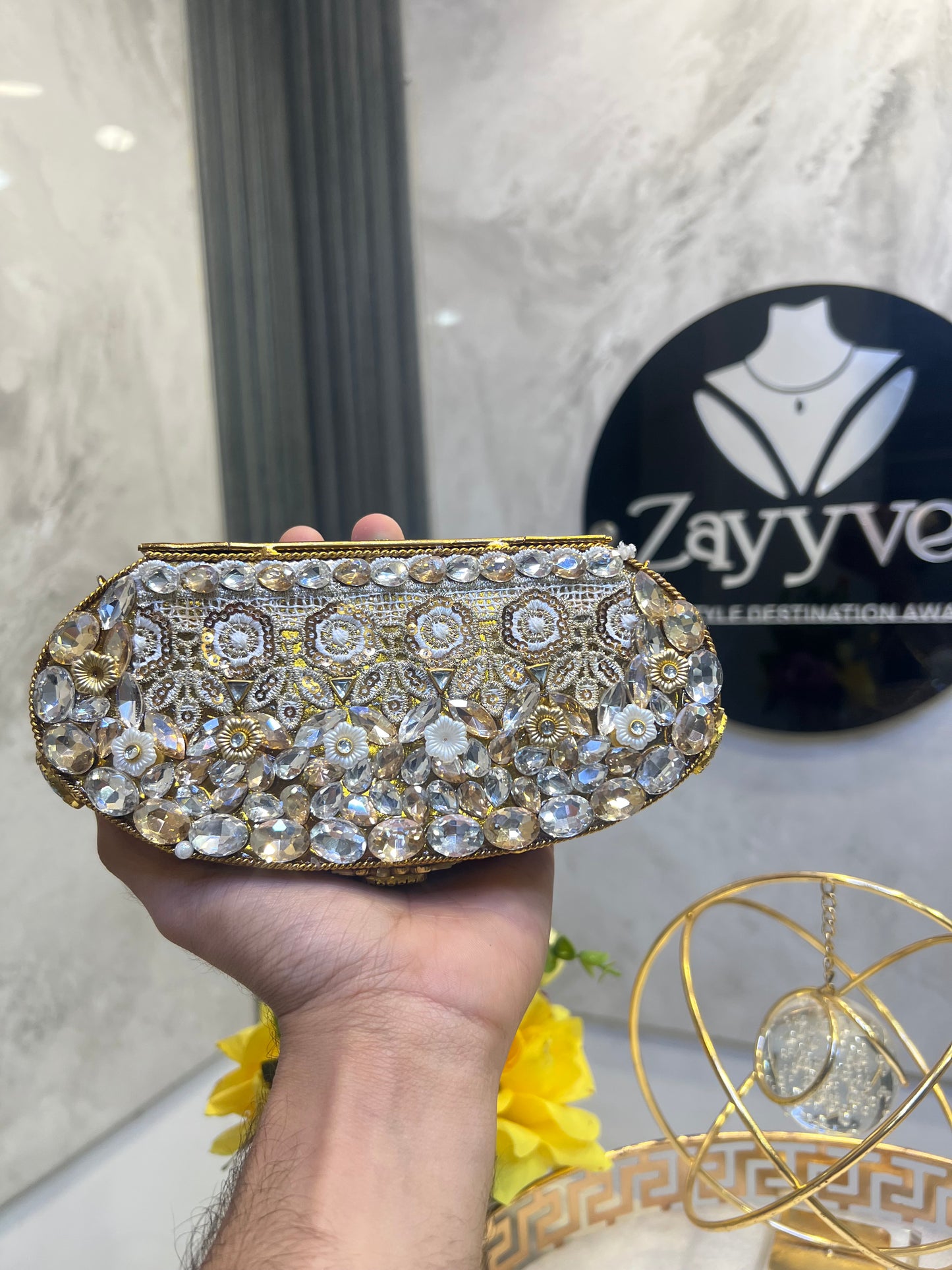 Kundan Clutch