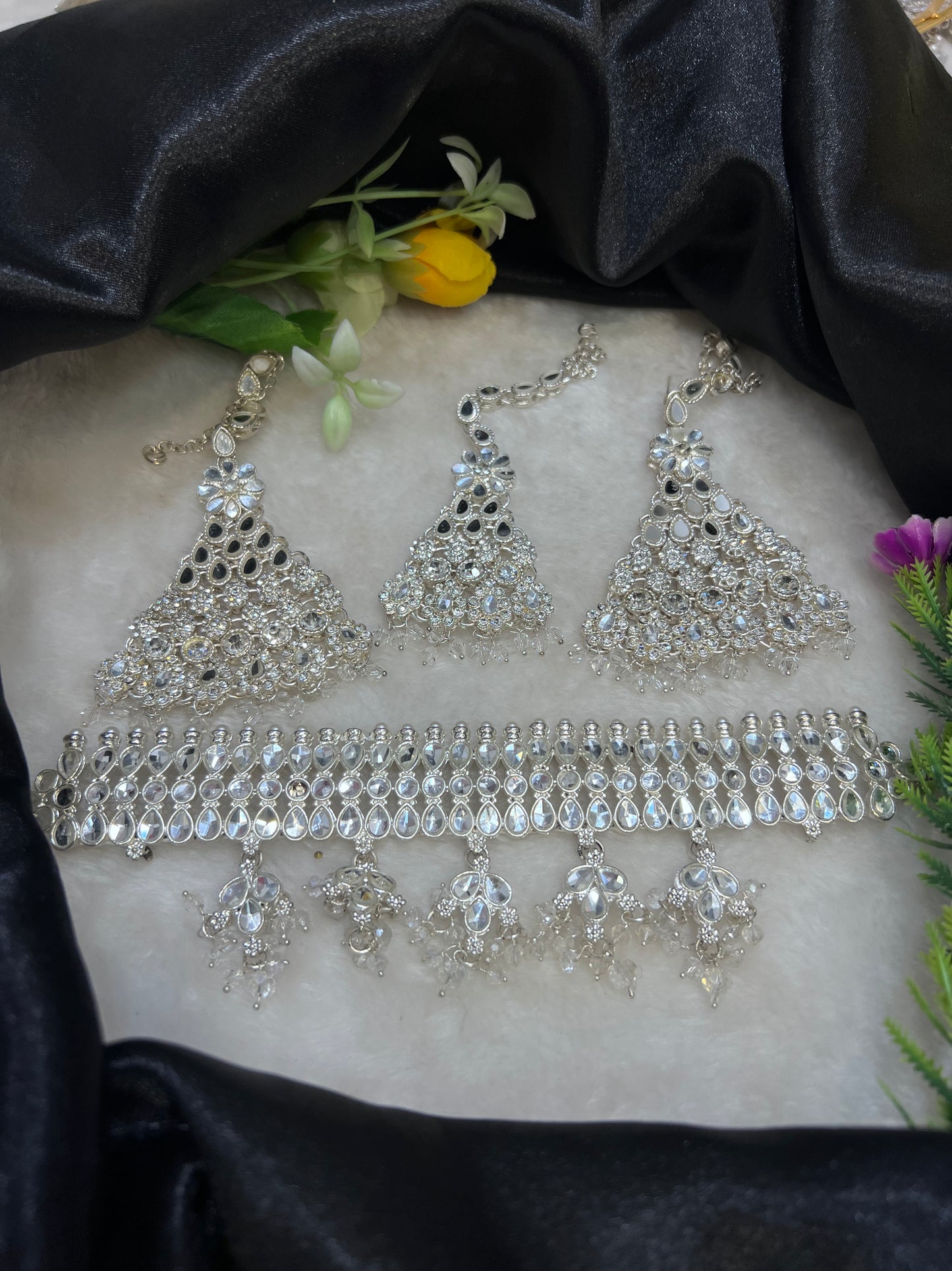 Kundan Choker