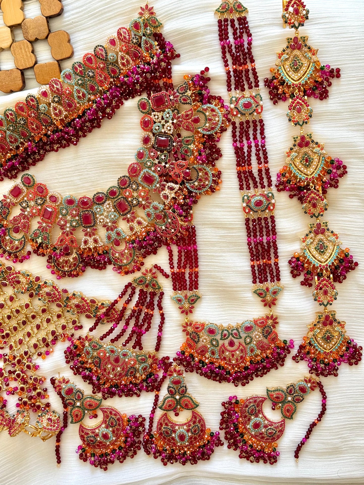 Nauratan Bridal Set