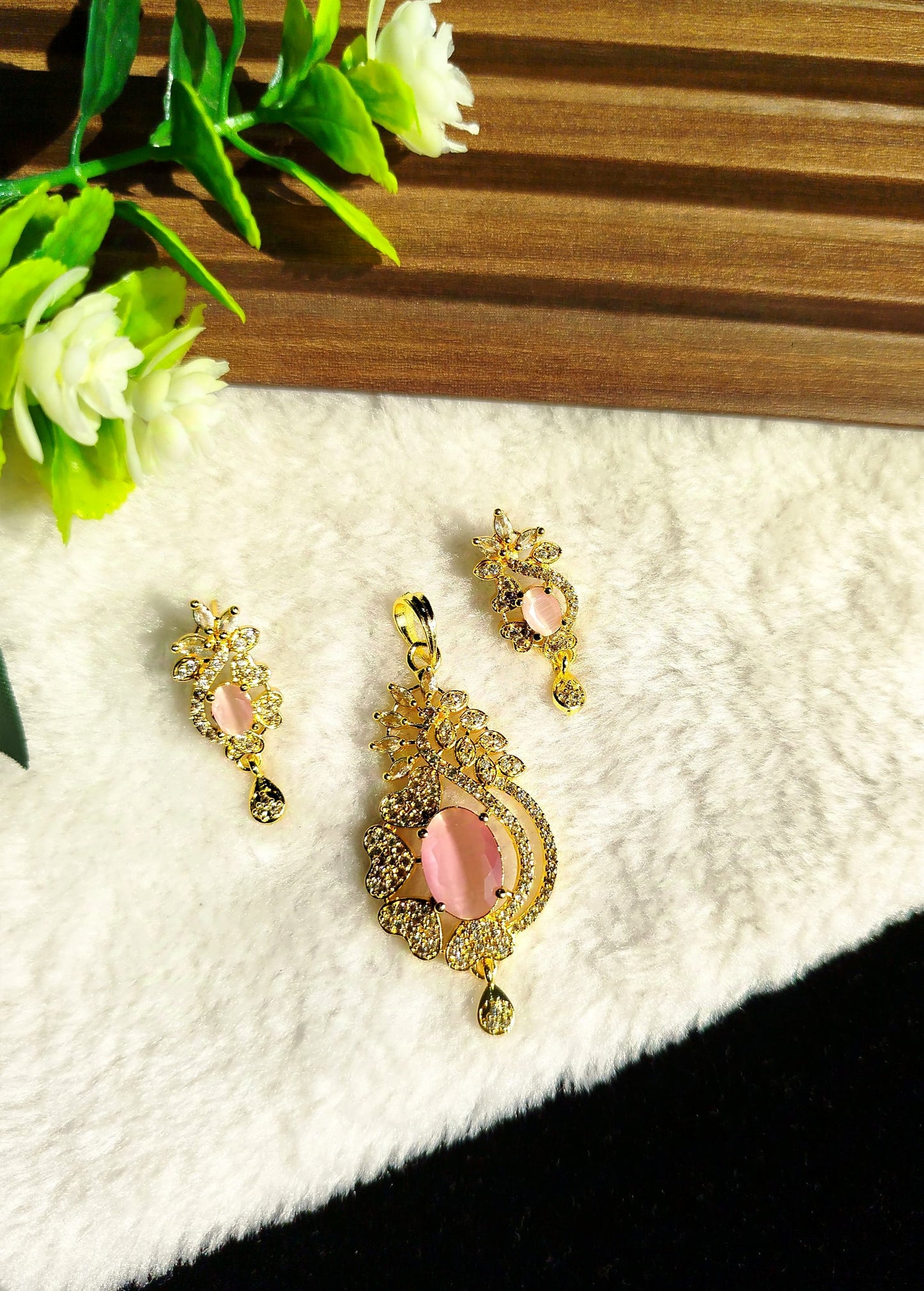 Zircon locket set