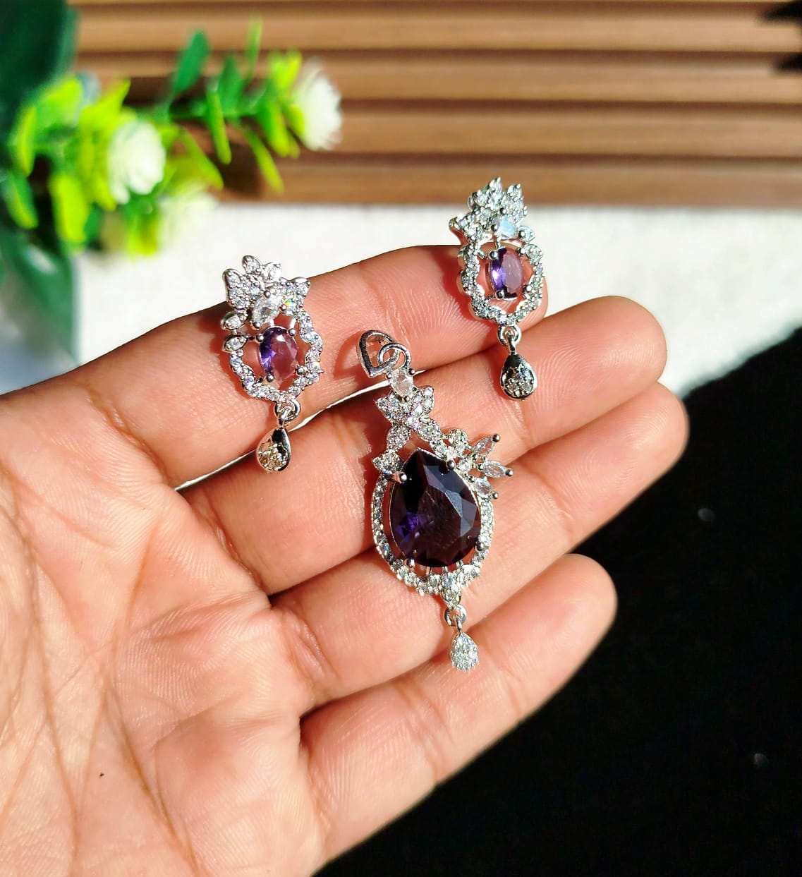 Zircon Pendant Set