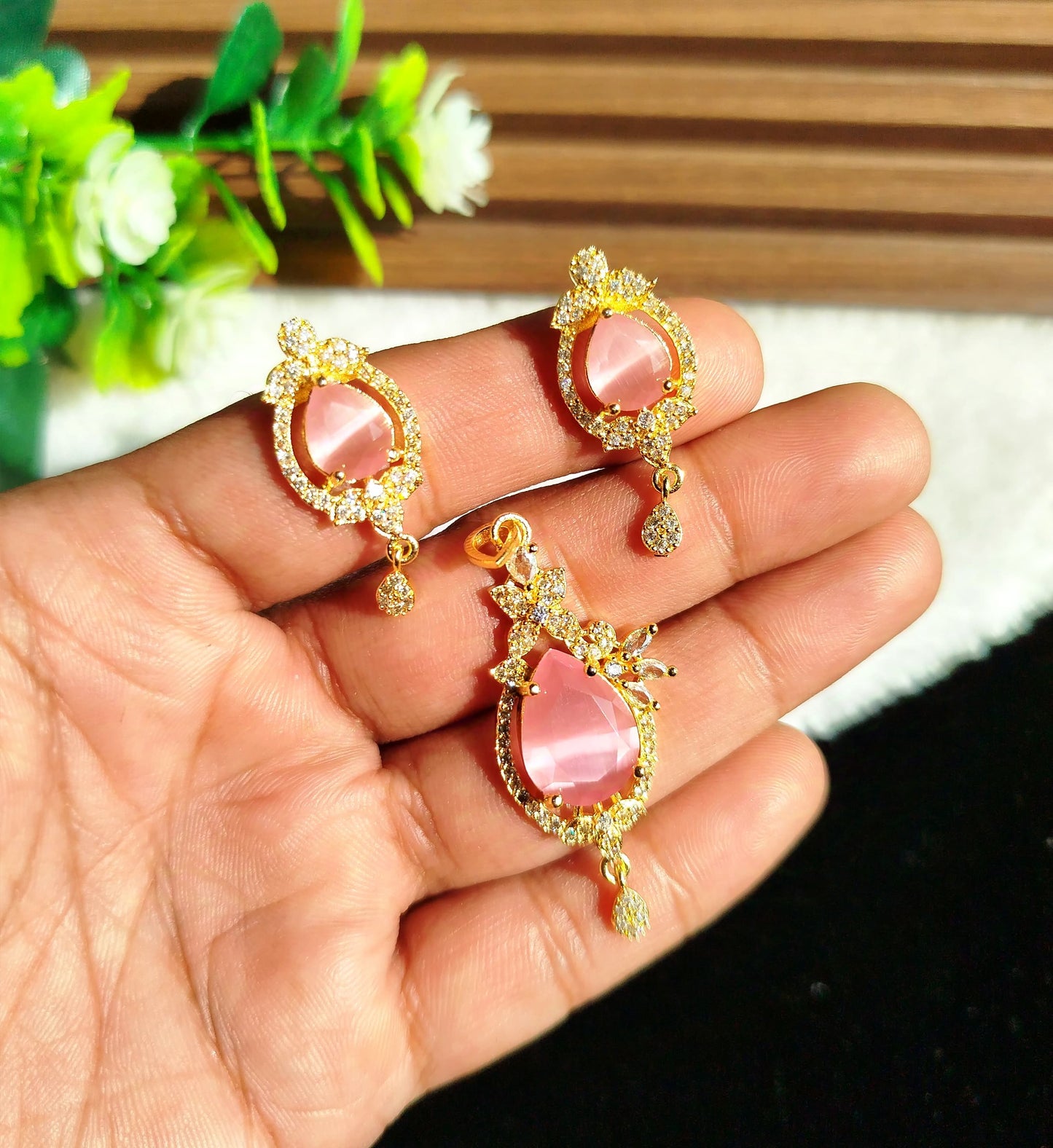 Zircon Pendant Set