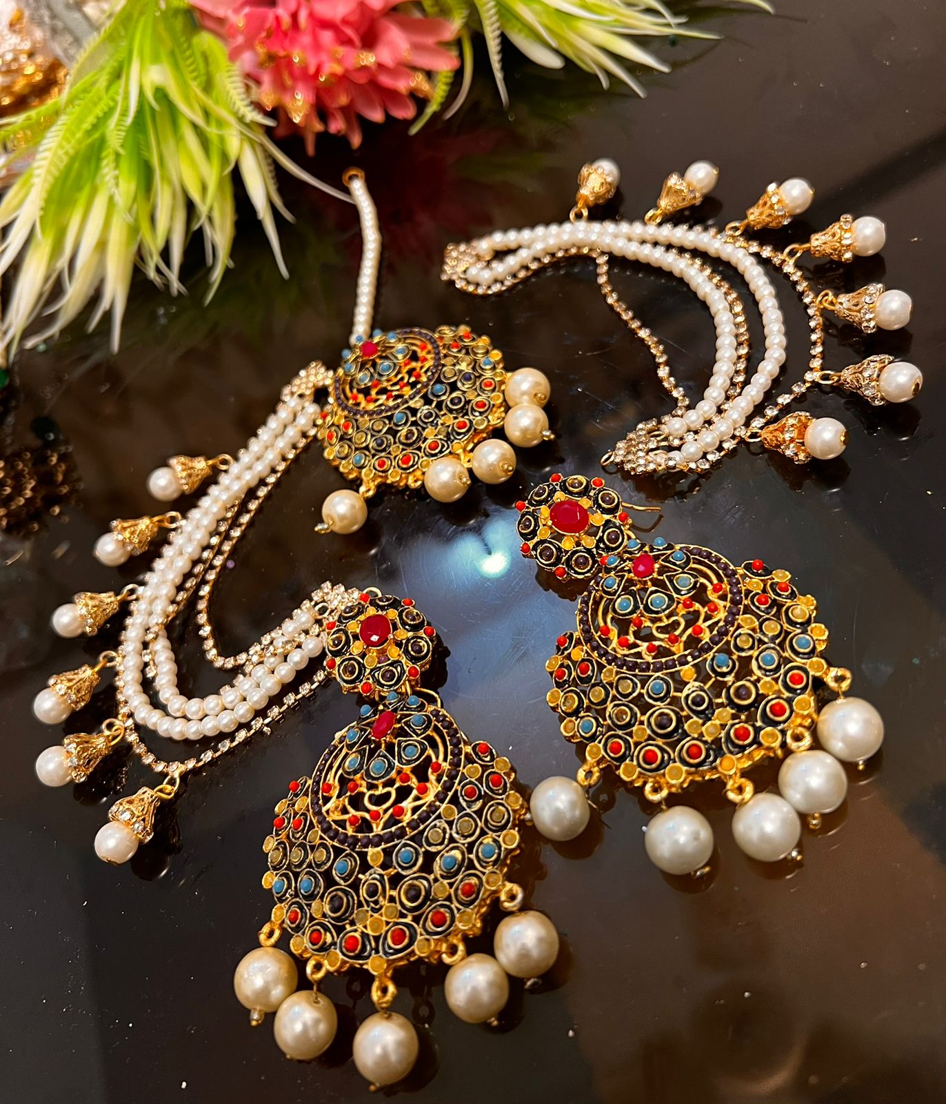 Nauratan Earrings Tika