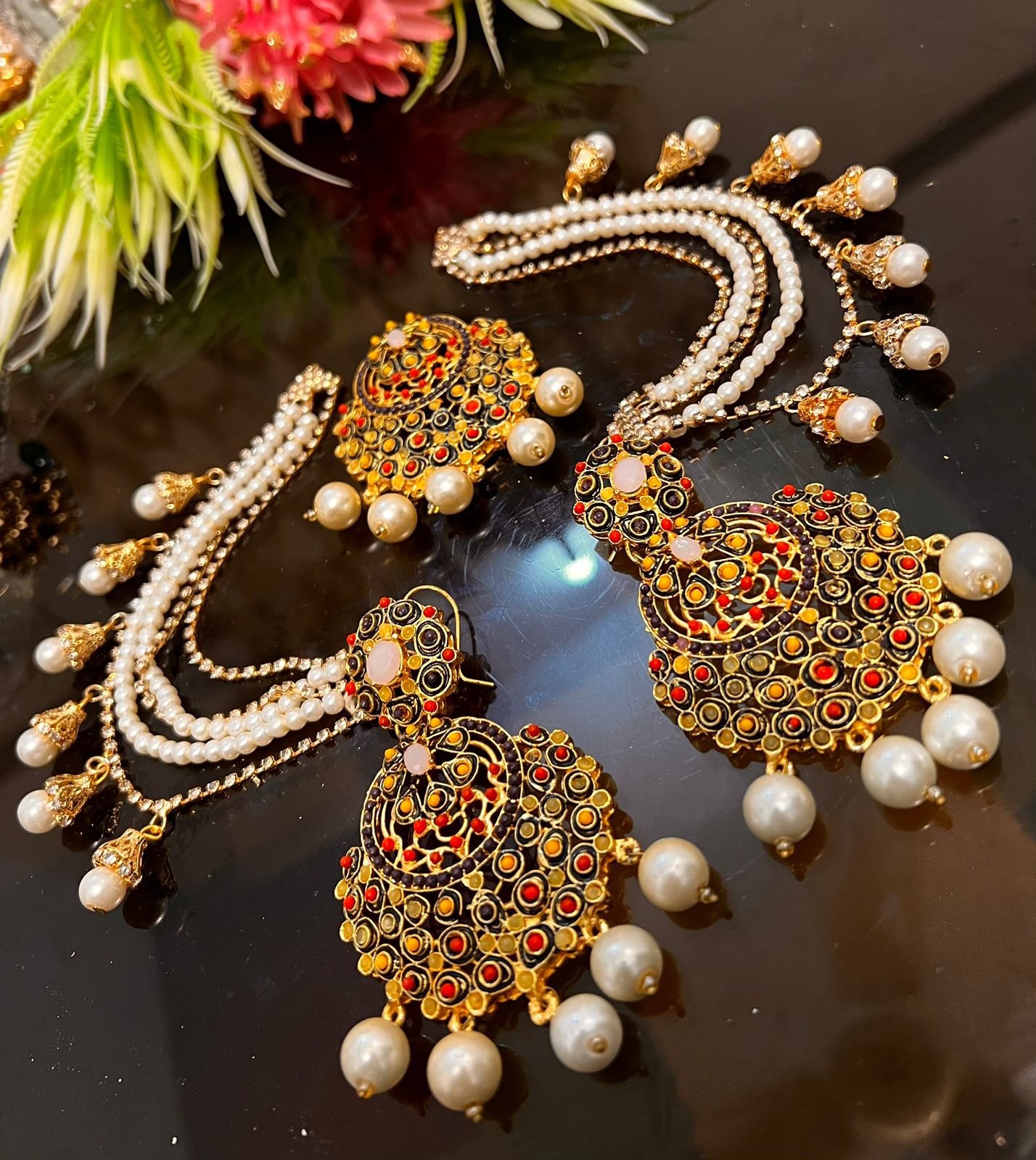 Nauratan Earrings Tika