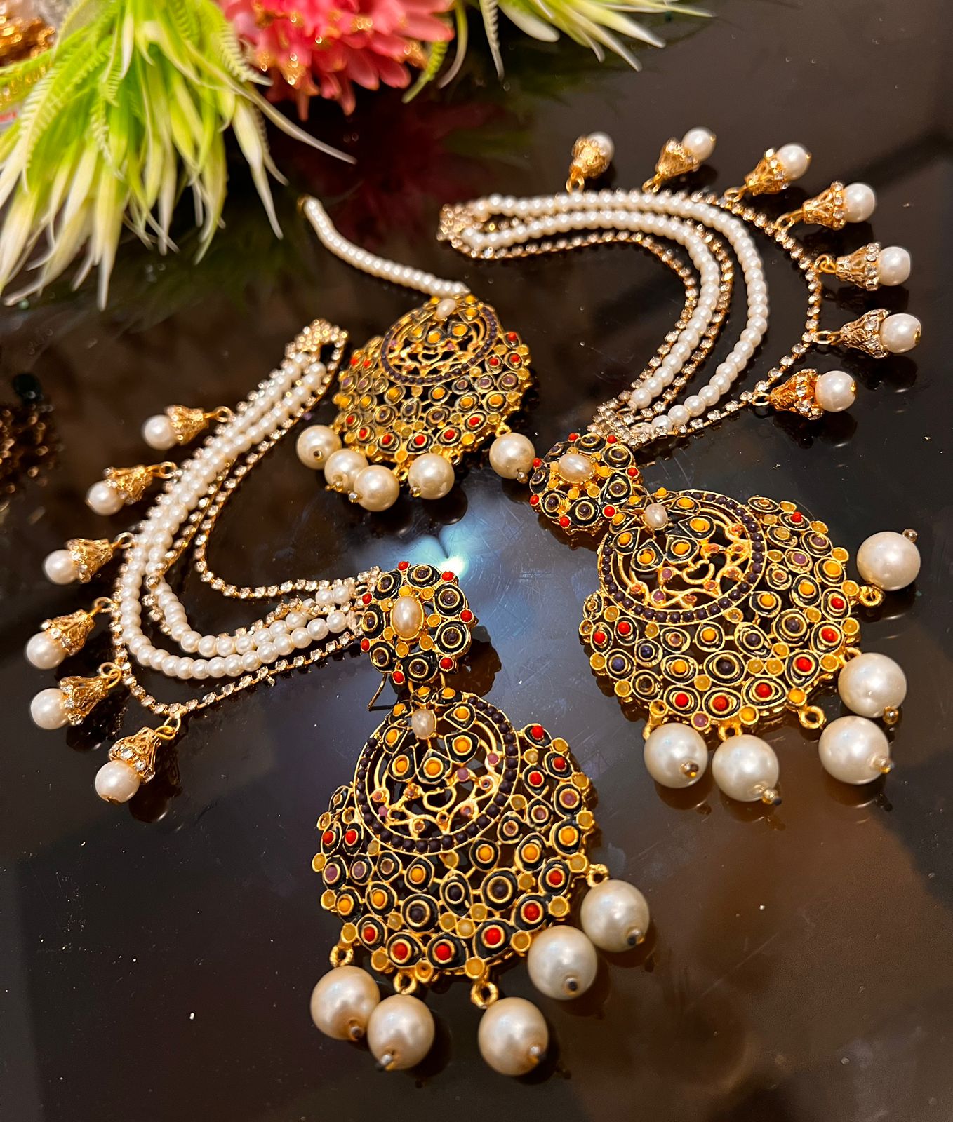 Nauratan Earrings Tika
