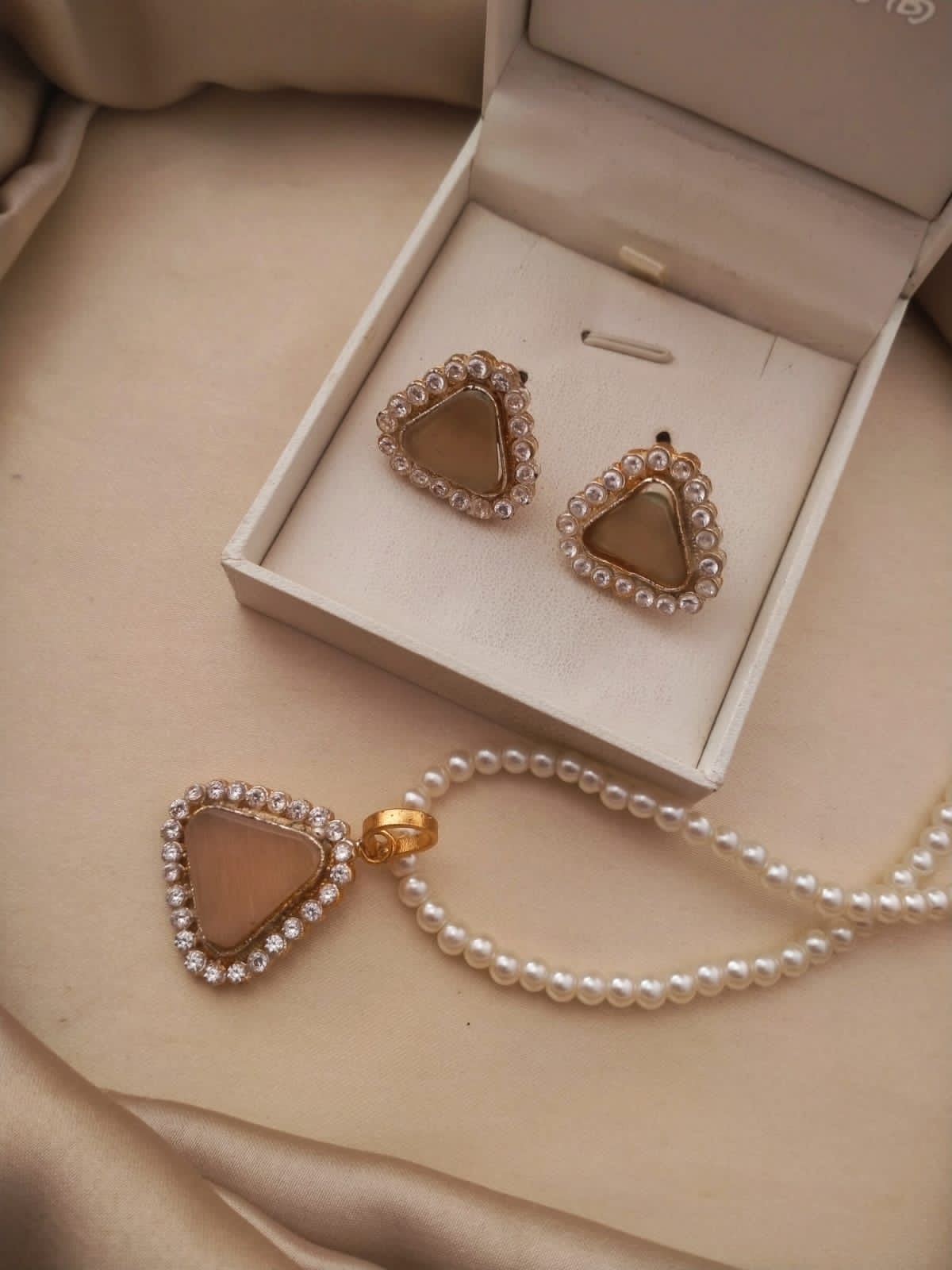 Pendant Set