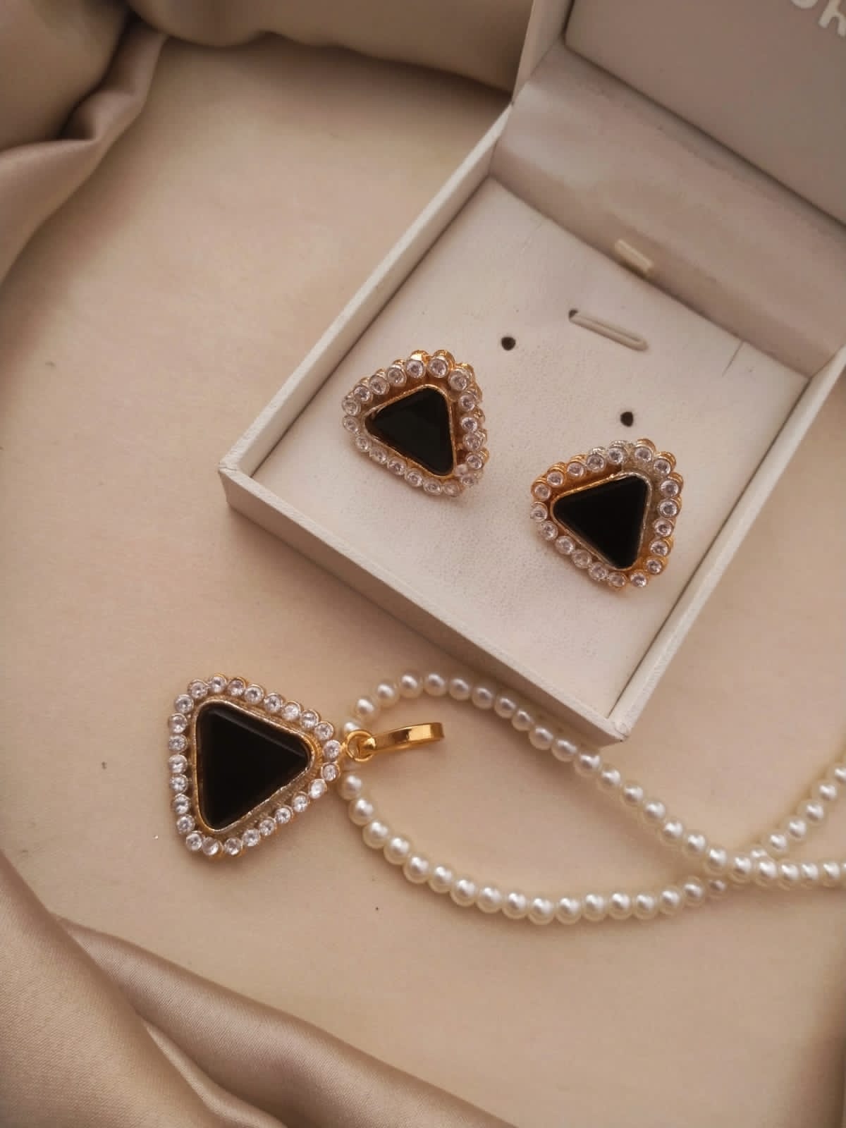 Pendant Set