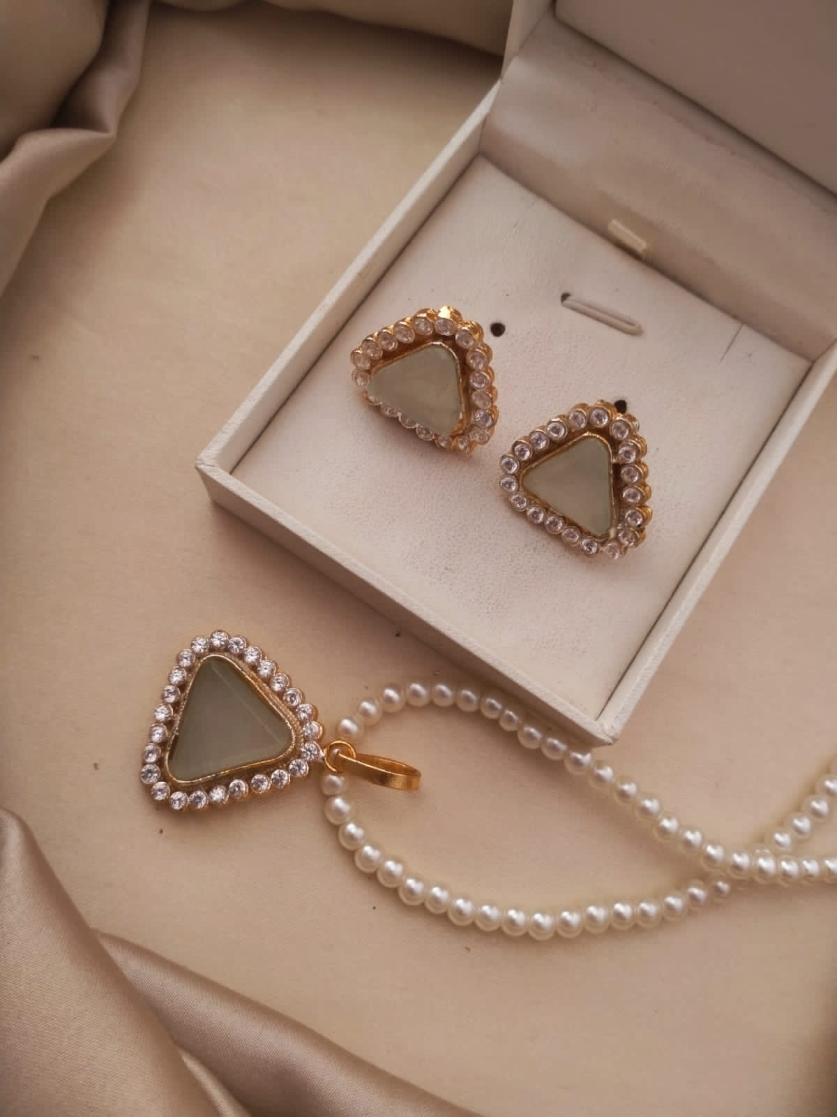 Pendant Set