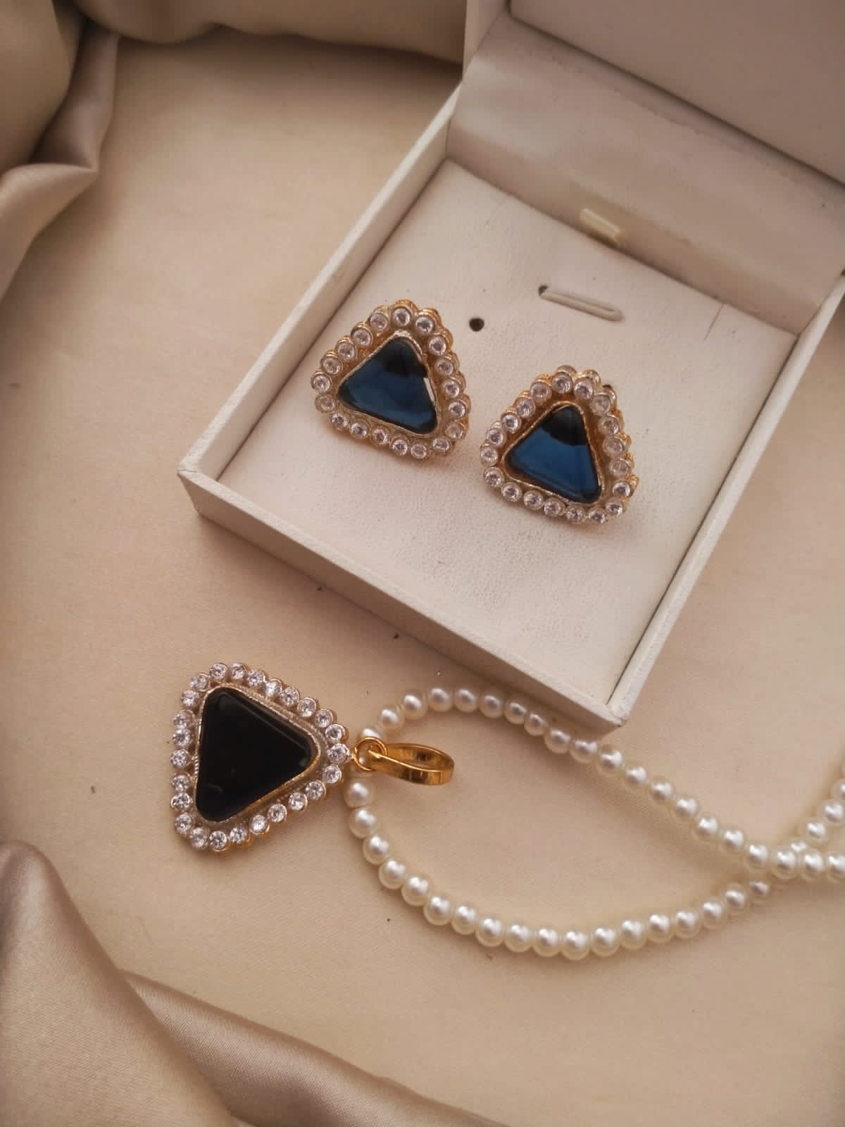 Pendant Set