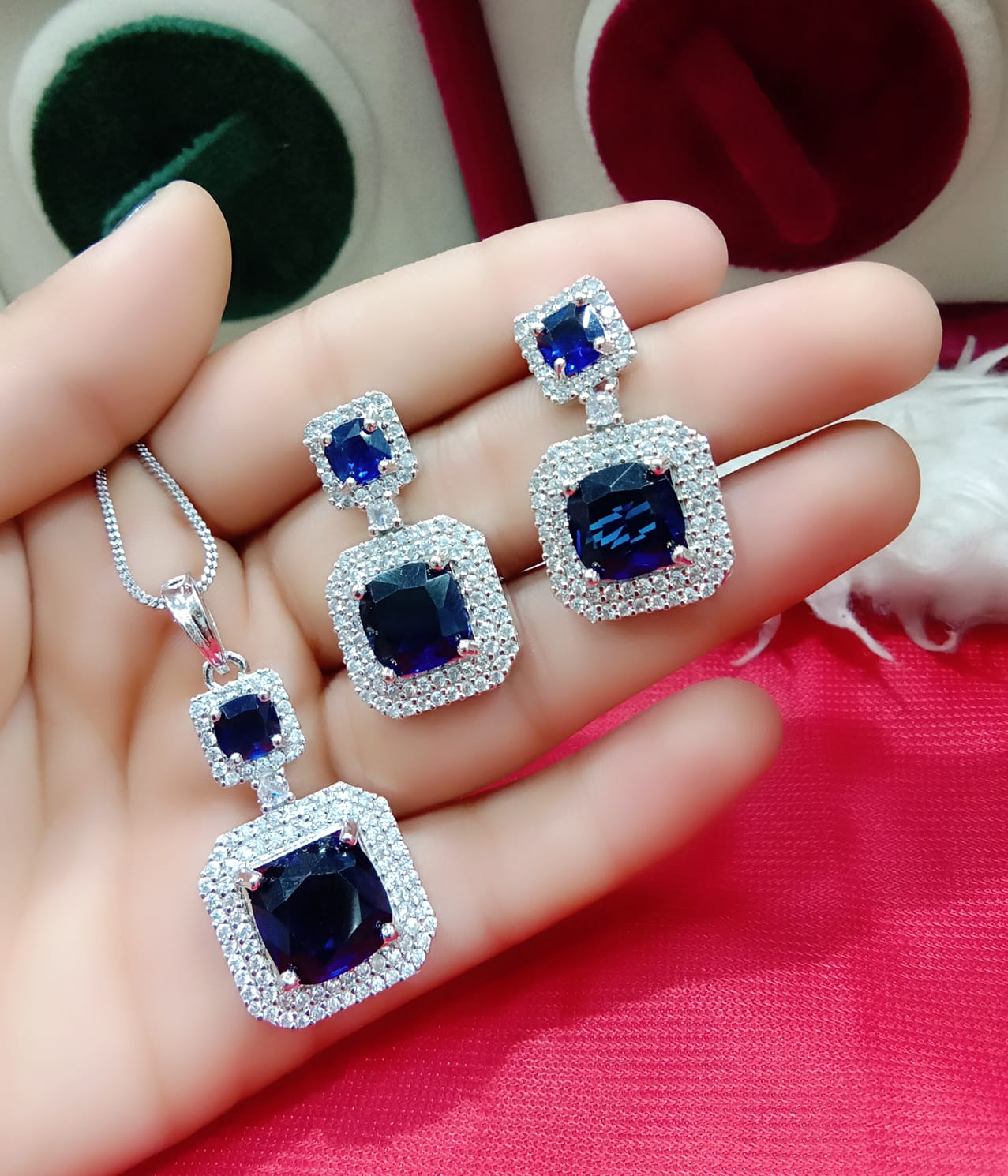 Pendant Set