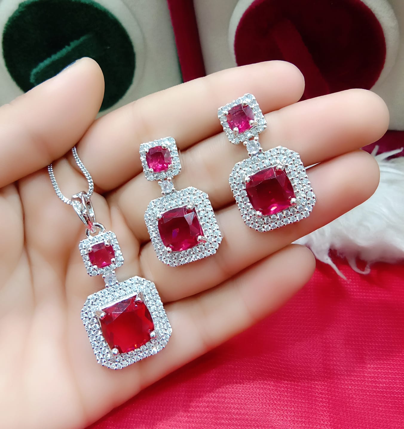 Pendant Set