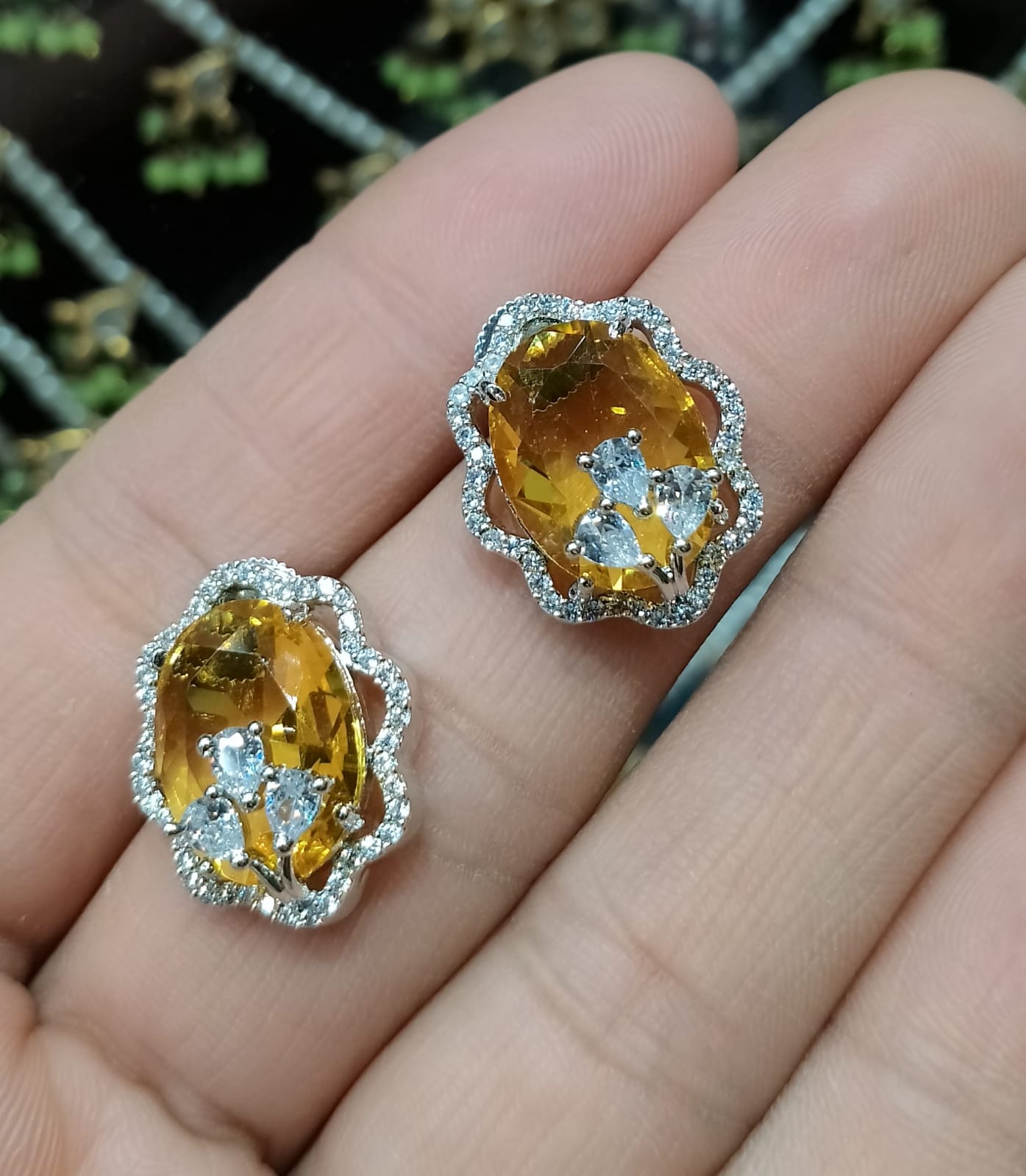 Zircon Tops
