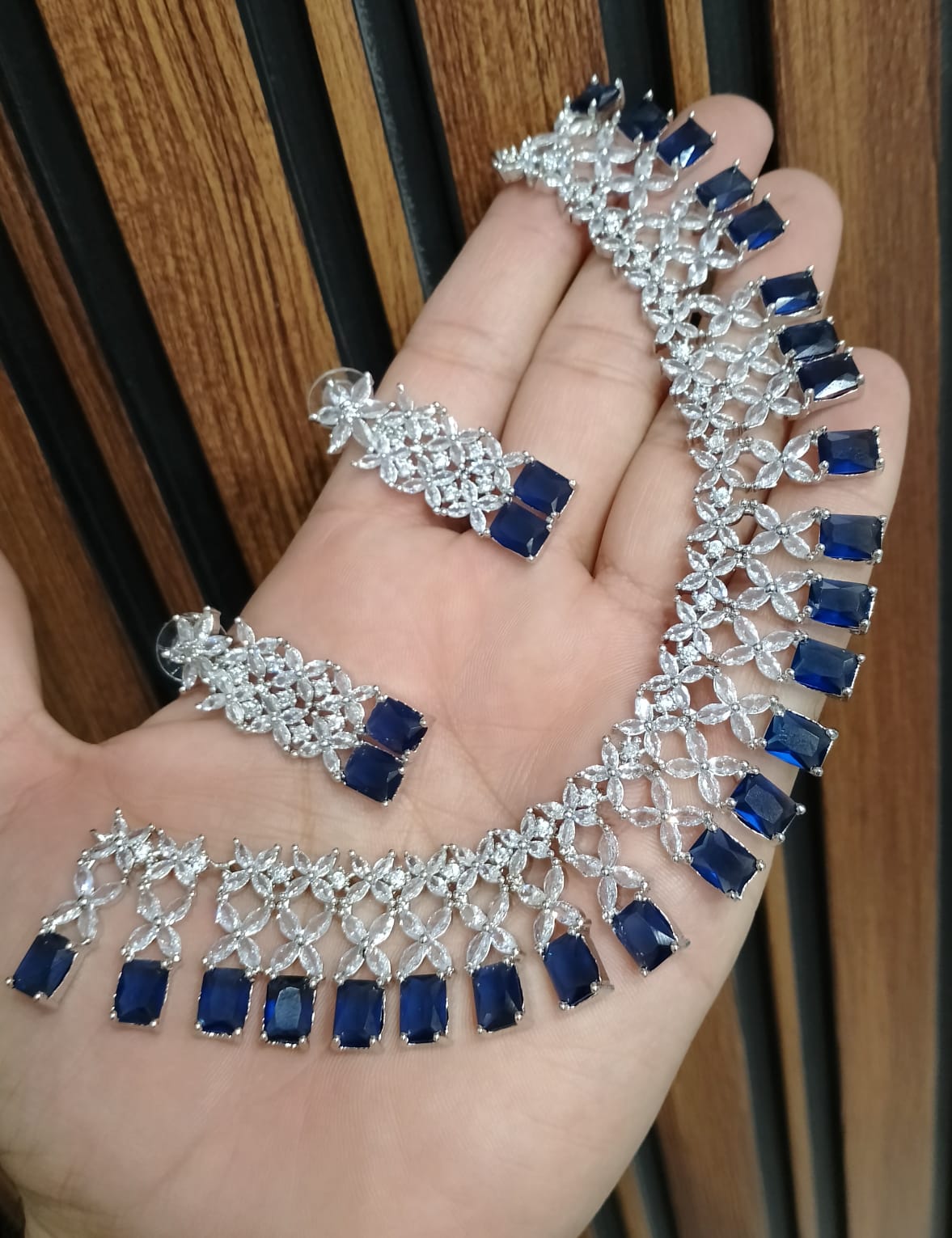 Zircon Set