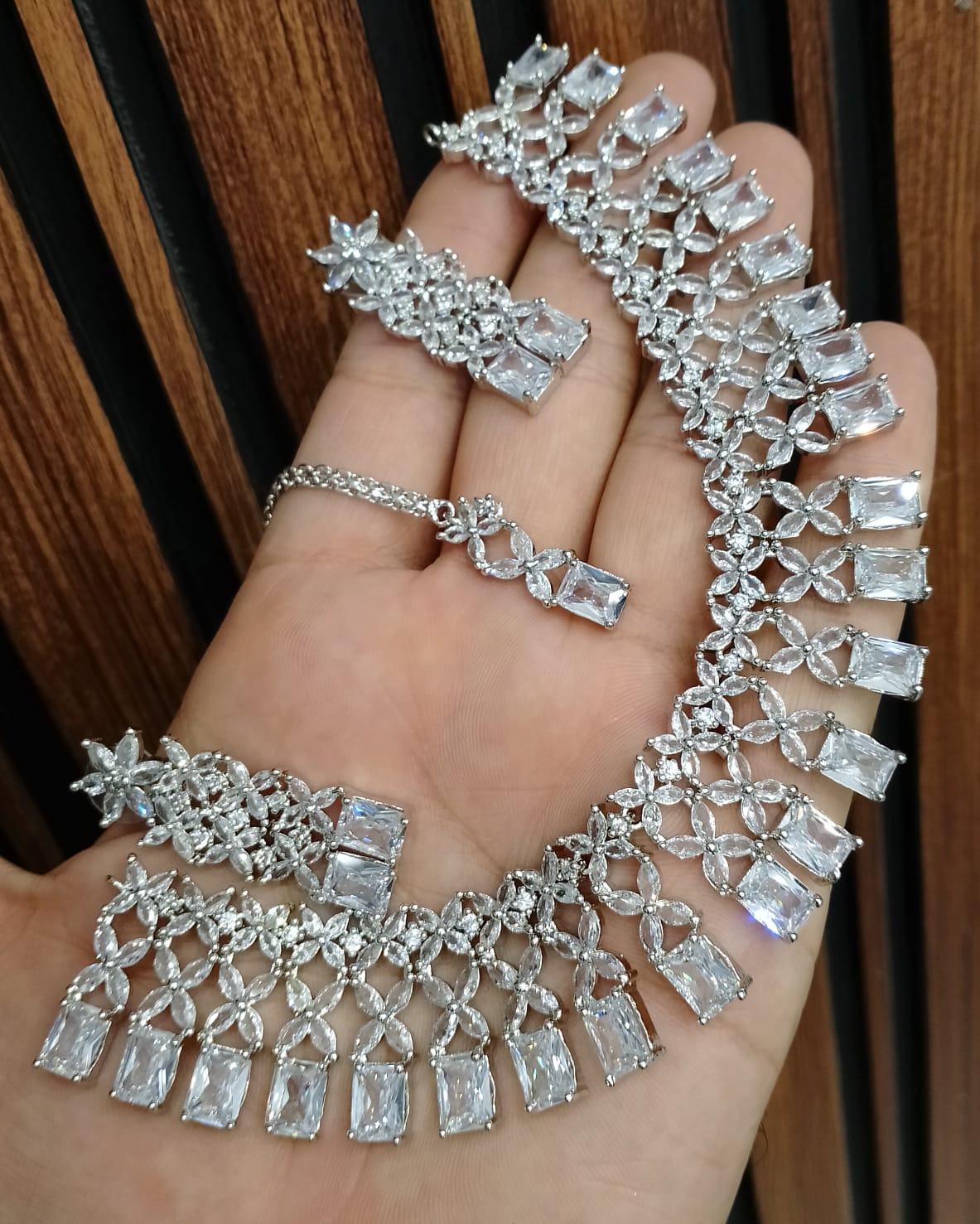 Zircon Set