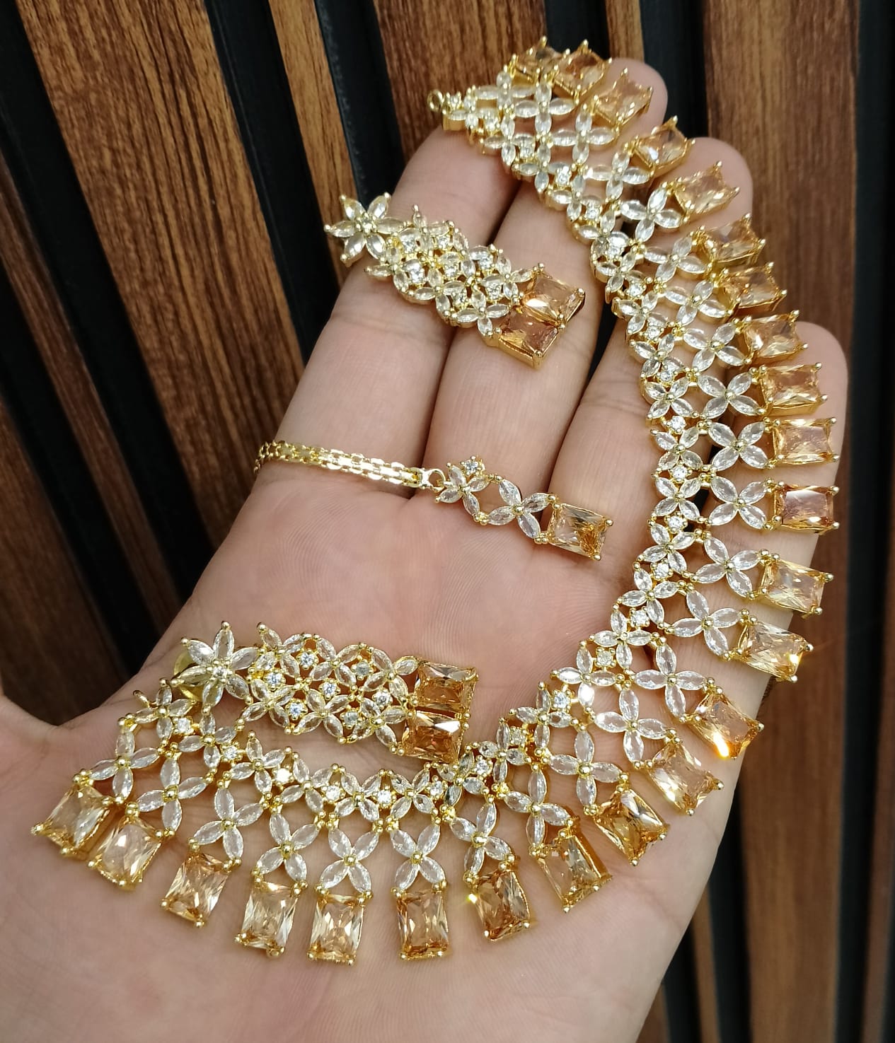 Zircon Set