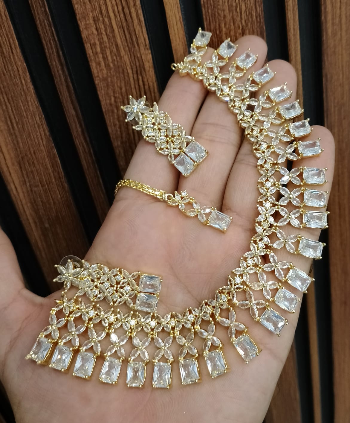 Zircon Set