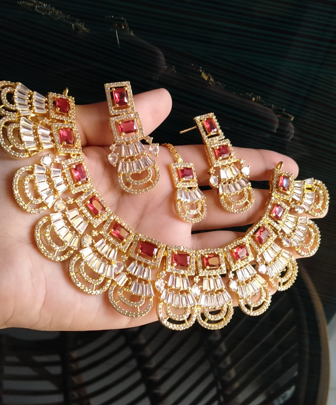 Zircon Set