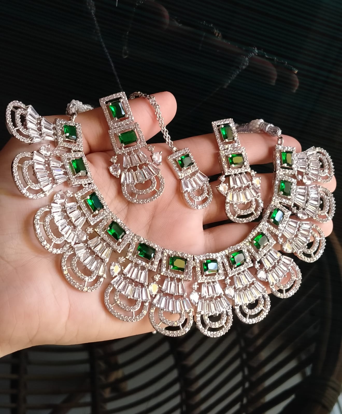 Zircon Set