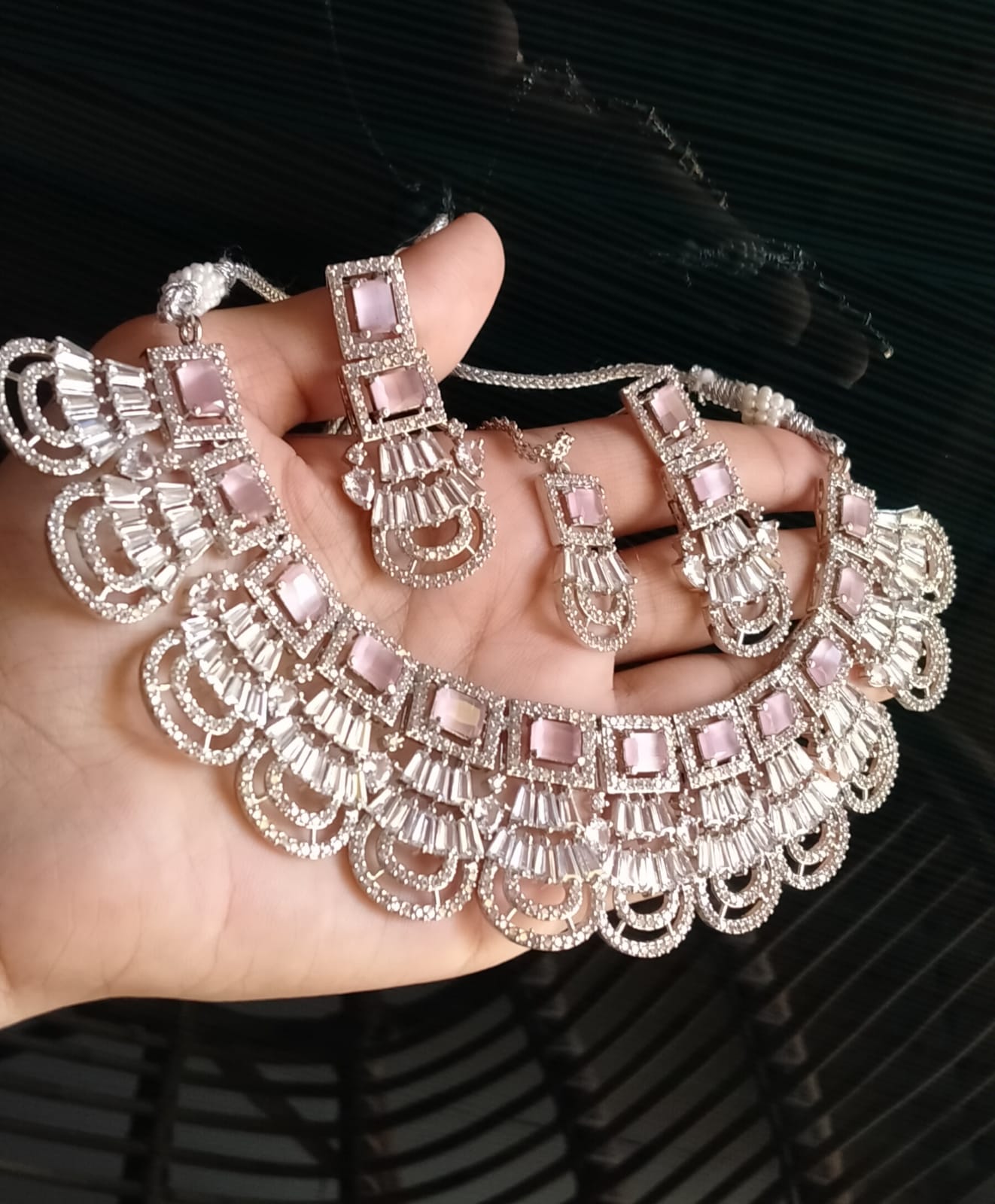 Zircon Set
