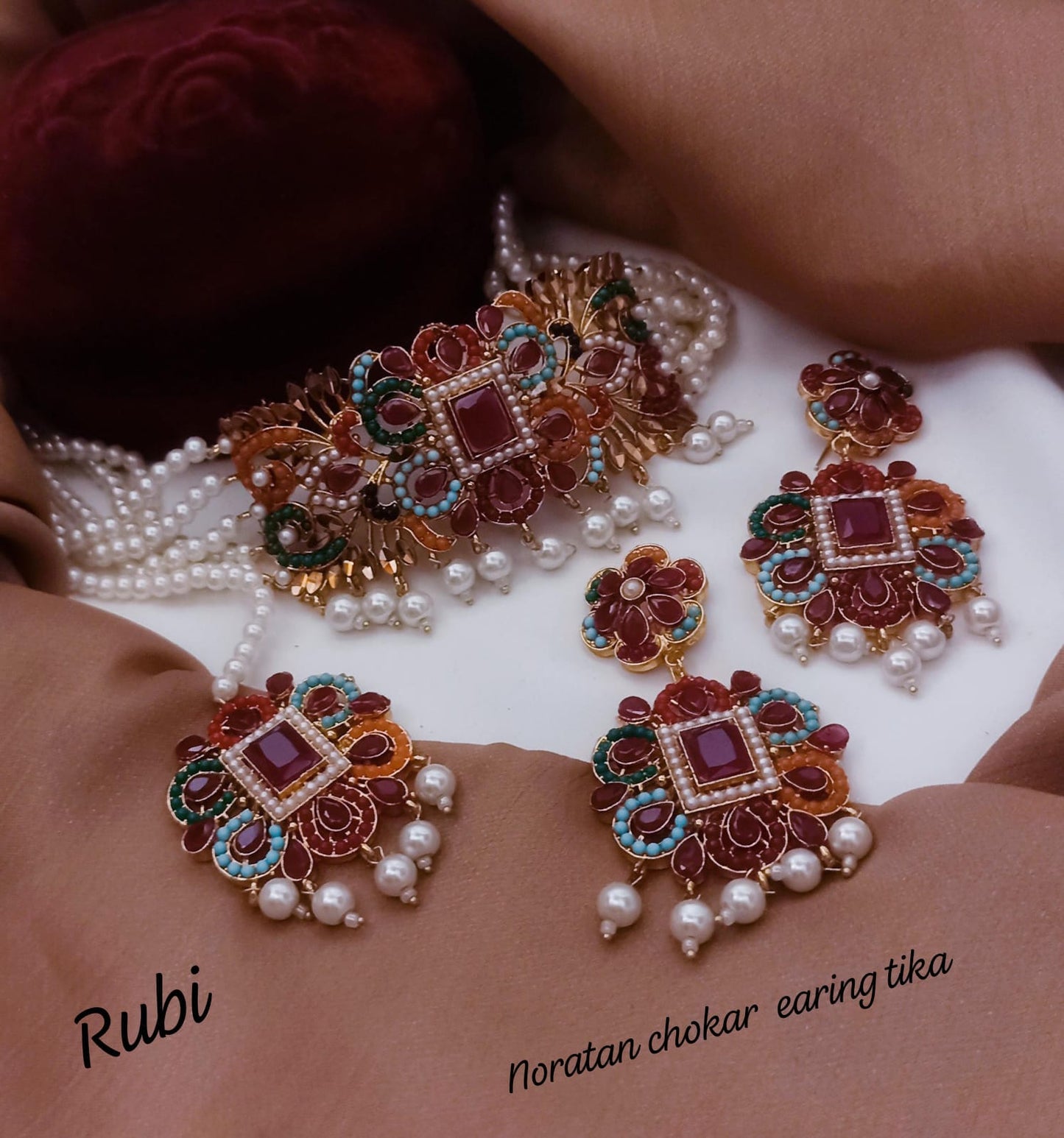 Nauratan Necklace Set